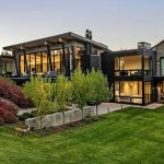 What to Look for in a Luxury Home: The Guide for Discerning Buyers